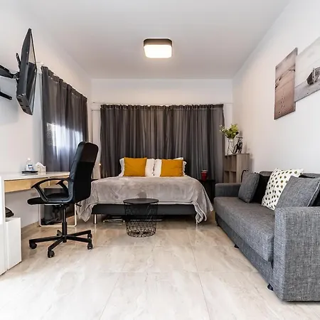 Apartment Modern Ground Floor With A Beautiful Garden *