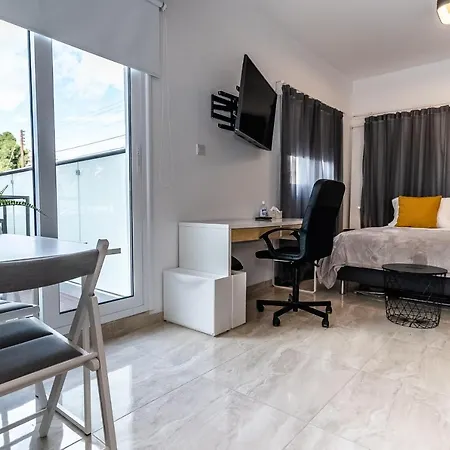 Modern Ground Floor With A Beautiful Garden *