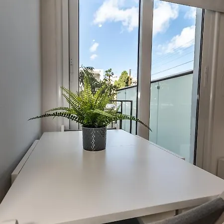 Modern Ground Floor With A Beautiful Garden * لارنكا